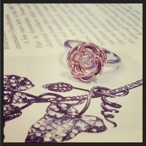 Elegant Rose Gold and Silver Flower Ring